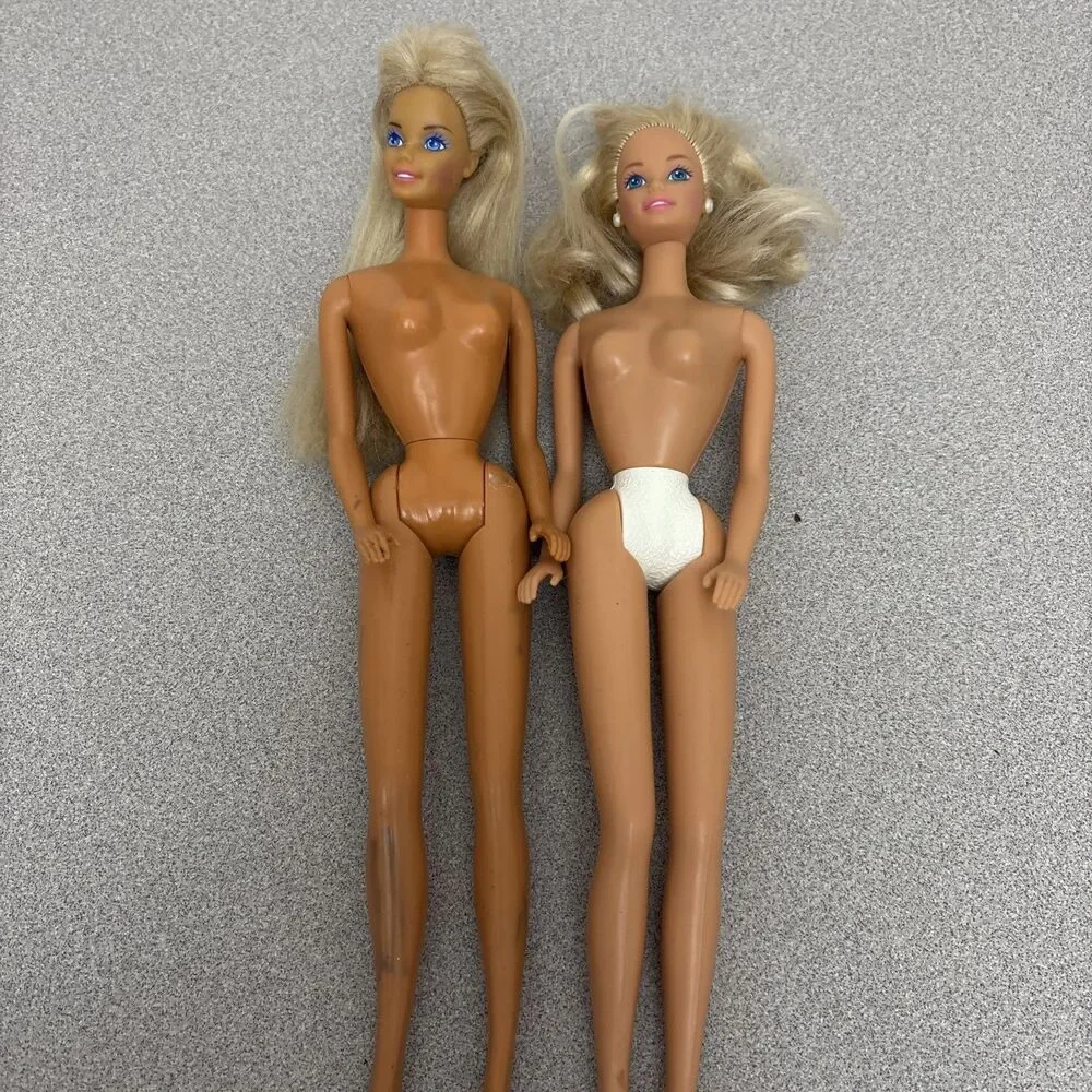 Lot of 8 Vintage Mixed Styles Mattel Barbie, 1966 Body Mold, Twist Waist, Nude